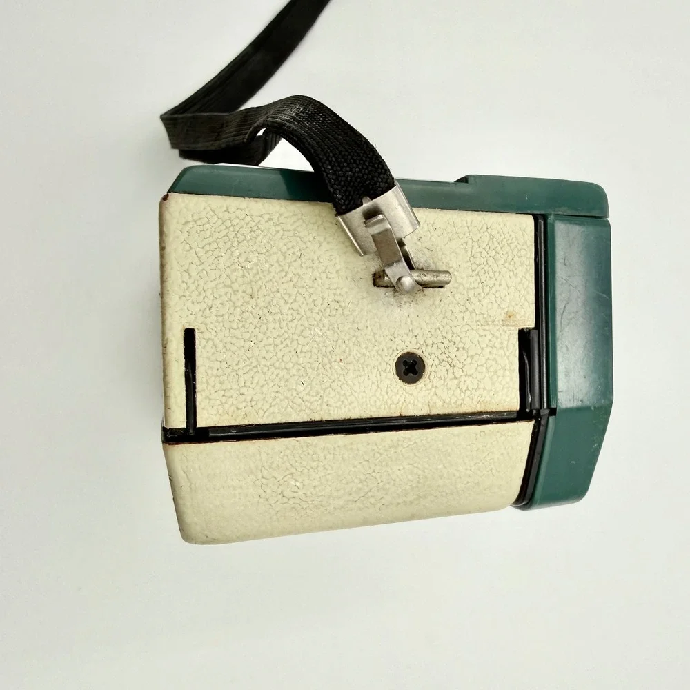 Kodak Hawkeye Instamatic R4 Vintage 126 Film Camera Green Cream with Strap